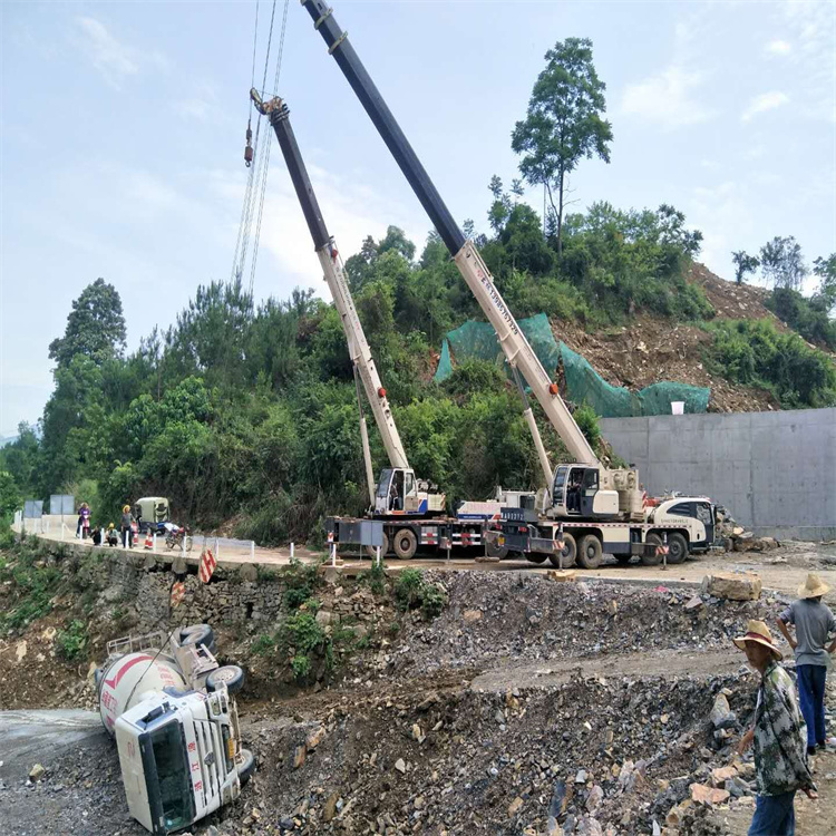 莆田涵江汽车掉沟里叫吊车救援要多少钱